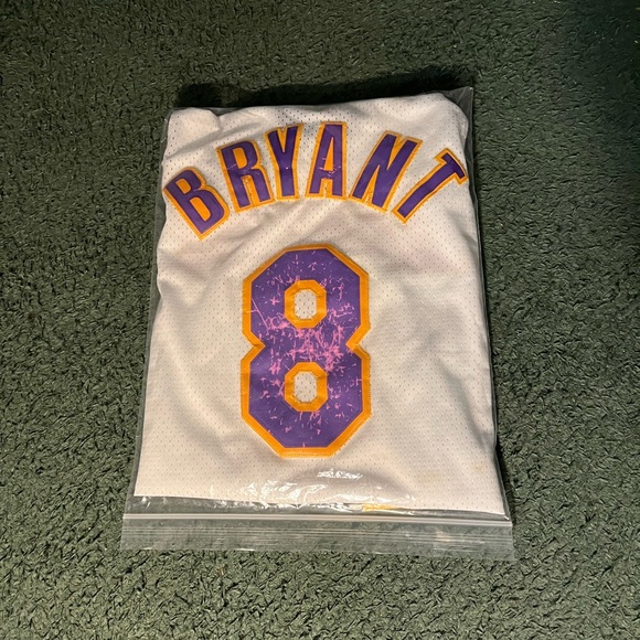 Reebok 2005-2006 Kobe Bryant #8 White Home Basketball Jersey Men’s Large - Picture 7 of 7